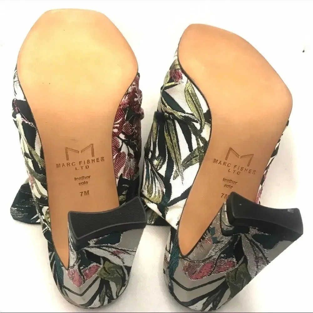 WOMEN'S MARC FISHER "HOGAN" GREEN & PINK FLORAL PRINT SLIDE SQUARE TOE HEELS 7 - Picture 2 of 6
